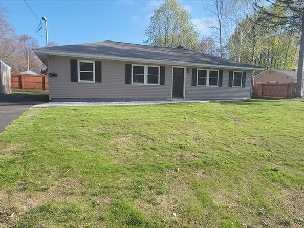 14 Deer Pond Dr, Leicester MA 01524