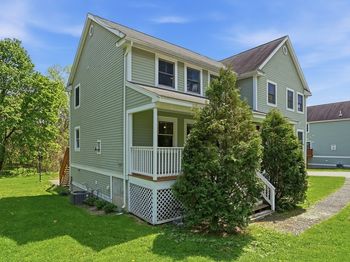 1185 Main St