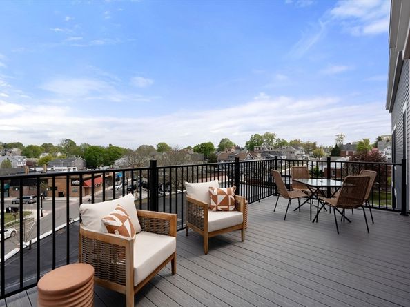 10 Somerset 401, Winthrop MA 02152