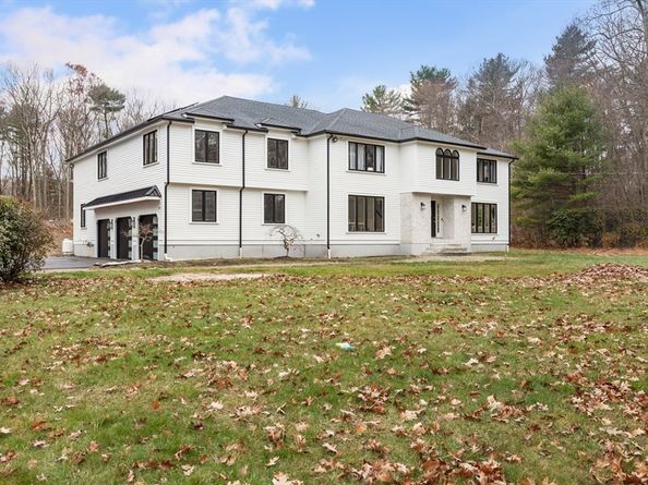 23 Bens Way, Hopedale MA 01747