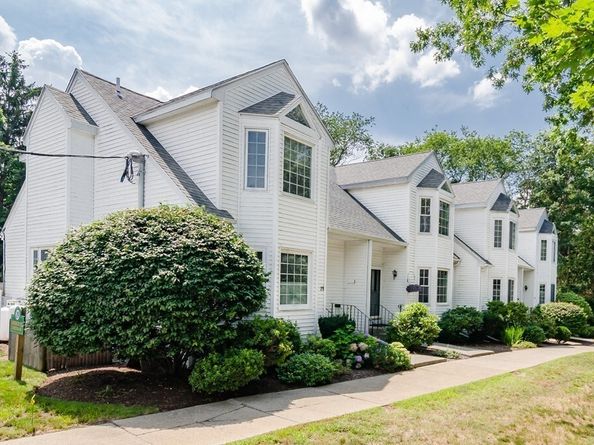 29 Church St 22, Weymouth MA 02189