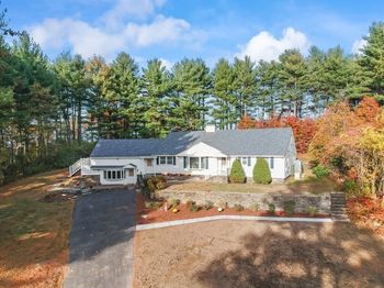 55 Old Common Road