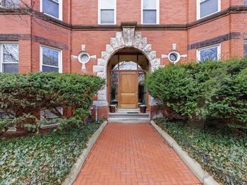 18 Centre St