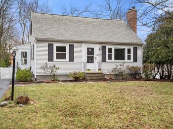 52 Ivan St
