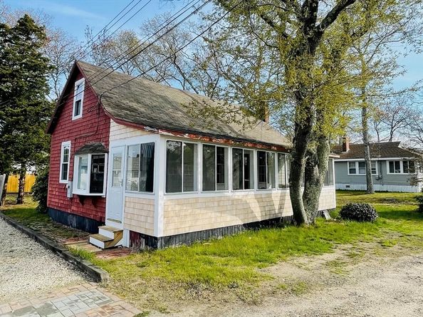 37 Lincoln Hwy, Wareham MA 02571