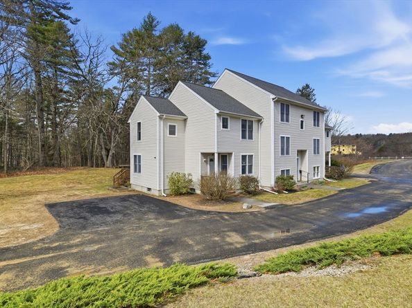 10 Meadowbrook Ct 10, Oxford MA 01540