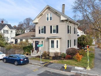 1 Maverick St