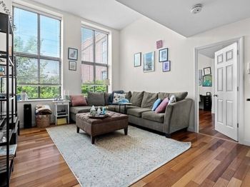 841 Parker St
