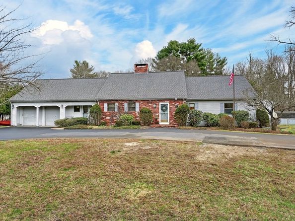 38 Oakland St, Medway MA 02053
