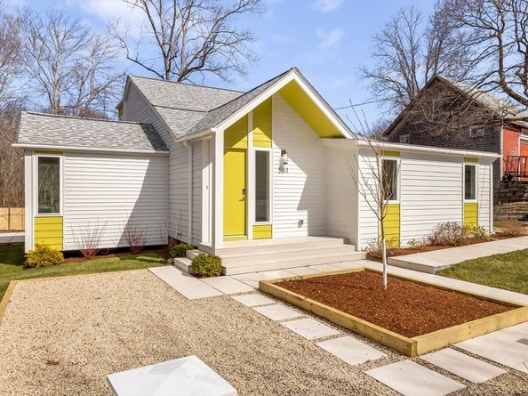 561 Beechwood St, Cohasset MA 02025
