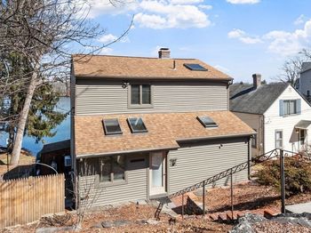469 Lake Ave