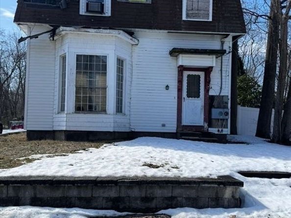 21 Park St, Athol MA 01331