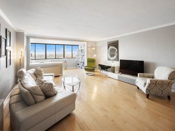8 Whittier Pl