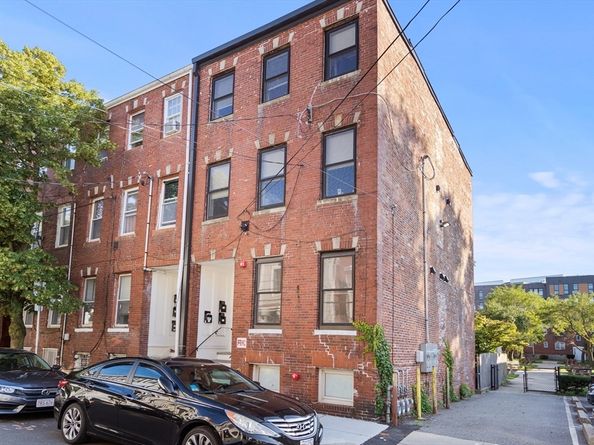 211 W 9th St, Boston MA 02127