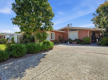 1191 Manzano Way