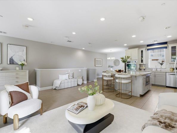 631 True Wind Way 203, Redwood City CA 94063