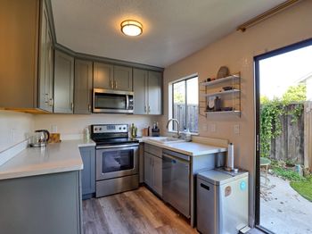 482 S Willard Avenue