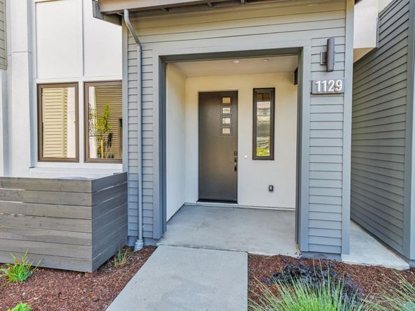 1109 Juana Court, Palo Alto CA 94303