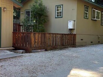 411 Manzanita Road