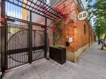88 Bush Street