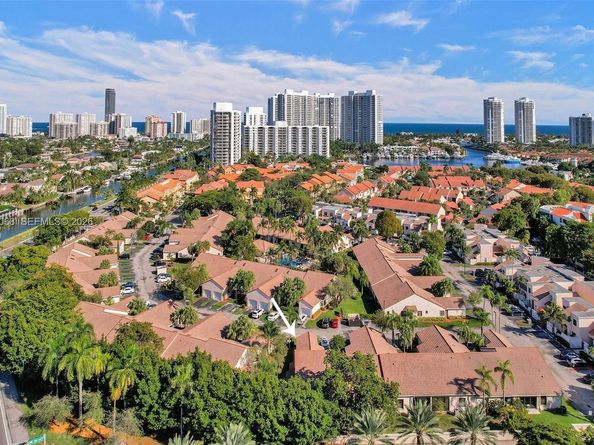 21248 Harbor Way 24324, Aventura FL 33180