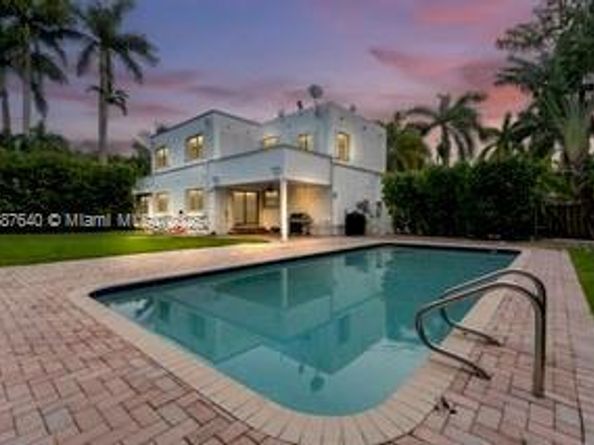 1255 Jackson St, Hollywood FL 33019