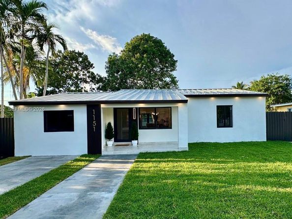 1151 NW 112th St, Miami FL 33168