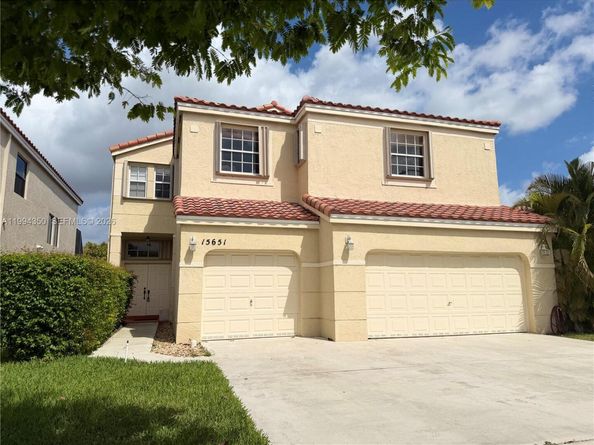 Undisclosed Address #A11994350, Pembroke Pines FL 33028