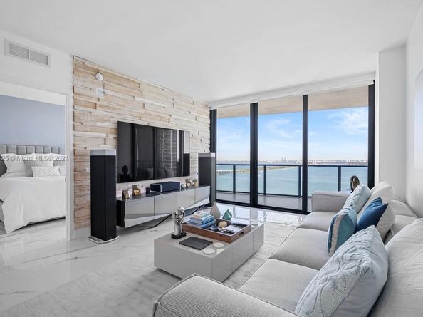 460 NE 28th St 3205, Miami FL 33137