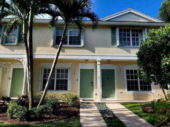 9905 NW 57th Mnr, Coral Springs FL 33076