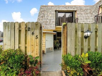 245 Woodland Road