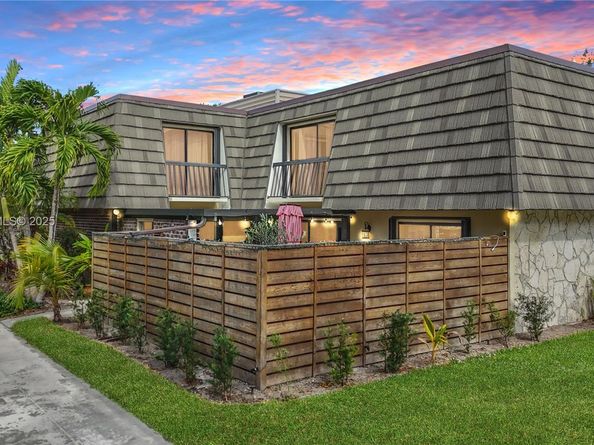 1003 10th Ter, Palm Beach Gardens FL 33418