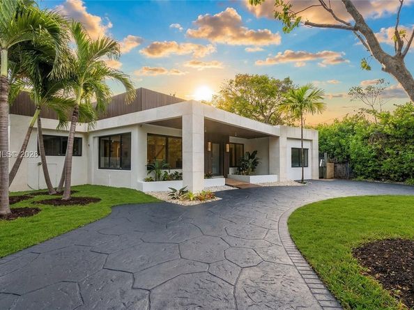 12600 Ixora Rd, North Miami FL 33181