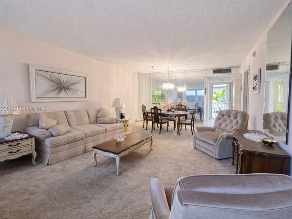 410 SE 2nd St 305, Hallandale Beach FL 33009