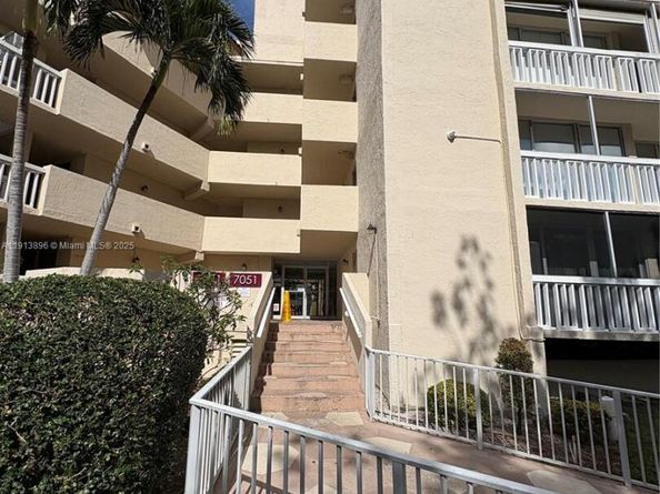 7051 Environ Blvd 632, Lauderhill FL 33319