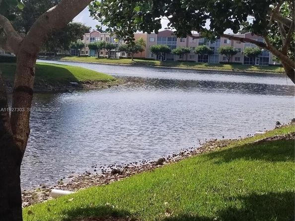 7557 Granville Dr 305, Tamarac FL 33321