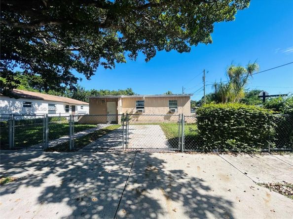 17645 SW 104th Ave, Miami FL 33157