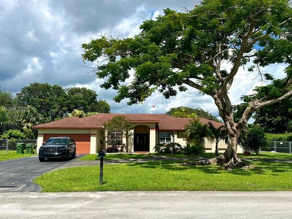 1771 NW 17th St, Homestead FL 33030