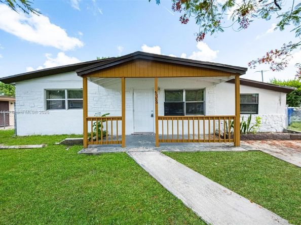 5736 Simms St, Hollywood FL 33021