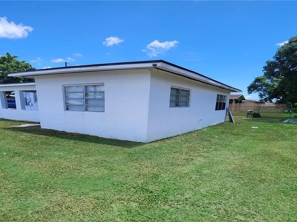 10490 SW 173rd Ter, Miami FL 33157