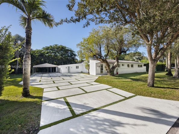 7880 SW 132nd St, Pinecrest FL 33156