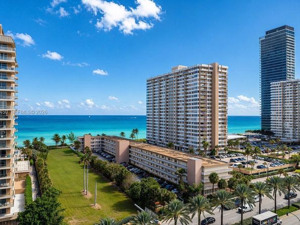 1936 S Ocean Dr 4D, Hallandale Beach FL 33009