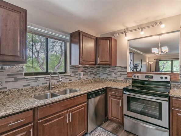 402 Lakeview Dr 201, Weston FL 33326