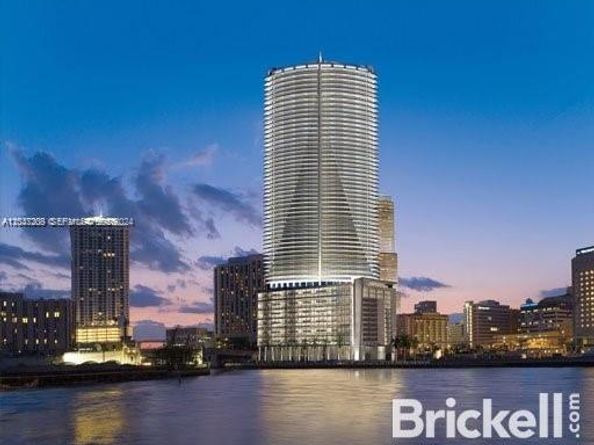 200 Biscayne Boulevar Way 3110, Miami FL 33131