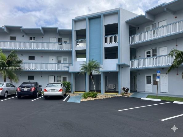 2300 Park Ln 203, Hollywood FL 33021