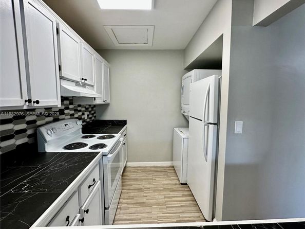 2570 W 67th Pl 212, Hialeah FL 33016