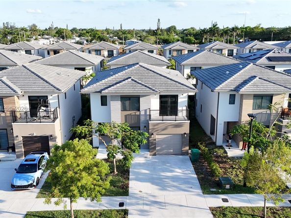 1163 NW 2nd St, Florida City FL 33034