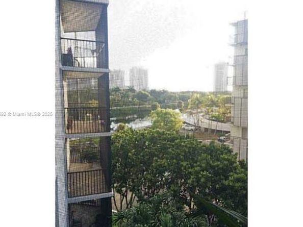 3475 N Country Club Dr 514, Aventura FL 33180