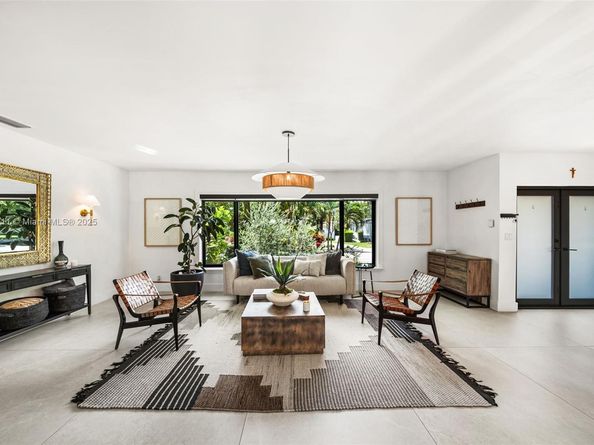 251 E Shore Dr E, Miami FL 33133