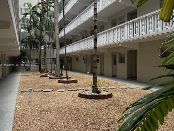 330 SE 2nd St 104F, Hallandale Beach FL 33009